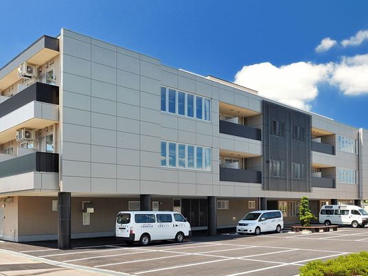 外観の駐車場  