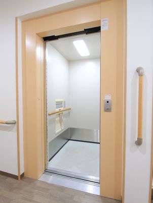 バリアフリーのエレベーター