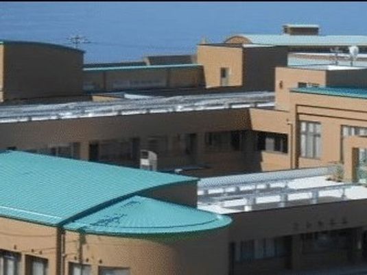 施設外観の屋根  