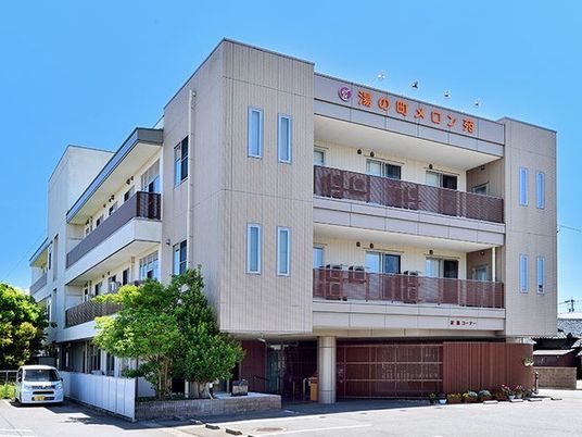 外観の建物正面  
