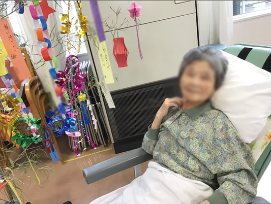 飾り付けされた室内