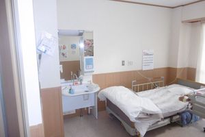 快適なベッドの居室