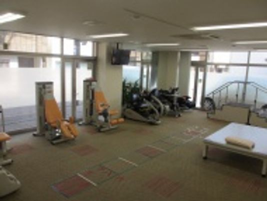 運動器具が揃うジム