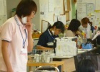 スタッフ働く様子の部屋