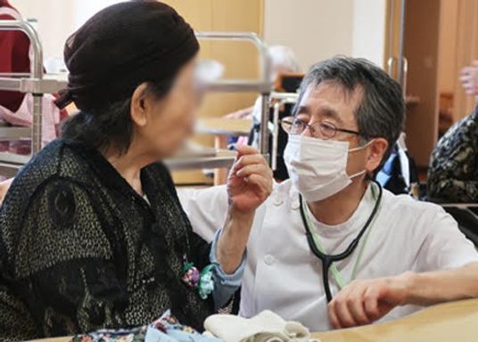 心温まる交流のラウンジ
