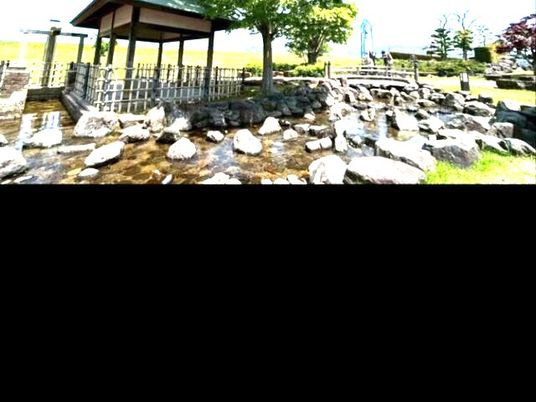 庭園のあずまやと池の庭  
