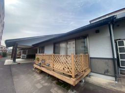 ウッドデッキの建物外観