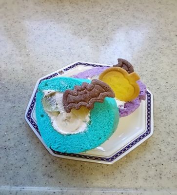 色とりどりのケーキの皿