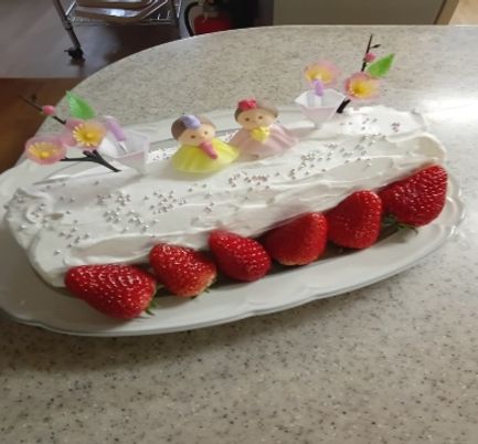 イチゴとクリームのケーキ