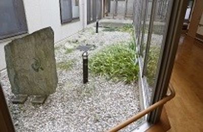 自然光が入る中庭