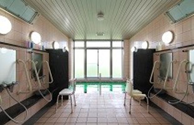 清潔な浴室スペース