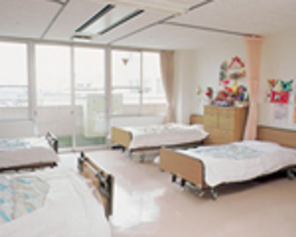 明るい居室 居室 自然光が差し込む明るいスペースで、快適な就業環境が整っています。