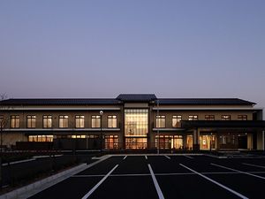 夕暮れの外観  