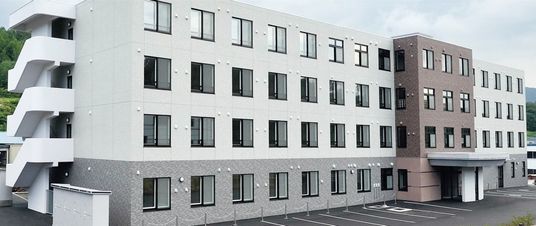 新しい建物の外観