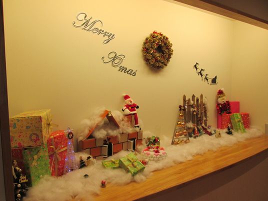 クリスマス装飾の飾り棚  