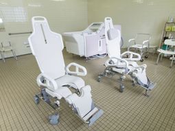 浴室用介護機器整然