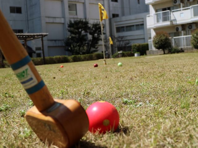 広々とした庭 庭 芝生の庭でリラックスしながら、軽い運動が楽しめる環境になっています。
