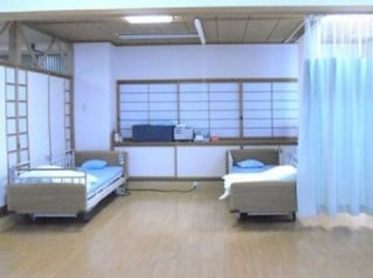 木の床の居室