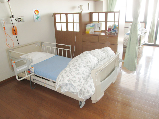 静かな居室 居室 木のぬくもりが感じられる落ち着いた空間です。快適な環境でゆったりと過ごせます。
