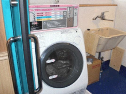洗濯機と洗面台の設備