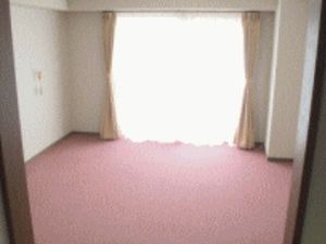 明るい個室の居室