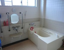 清潔な浴室の一角