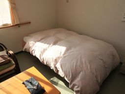 日差しの入る清潔な居室