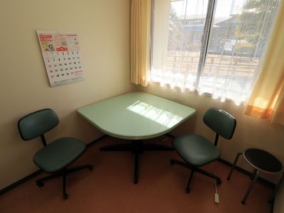 白昼の居室の一角