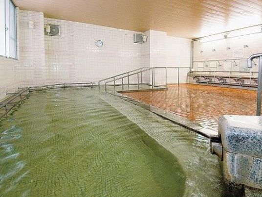 広々とした清潔な浴室