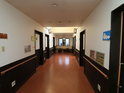 廊下の落ち着いた雰囲気