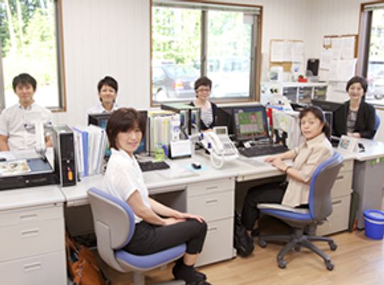 スタッフイメージの事務室