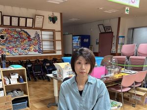 スタッフがいる食堂  