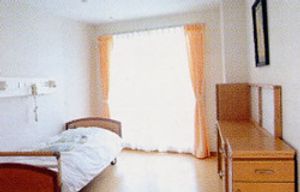 明るい個室の空間