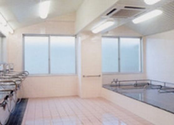 清潔感あふれる浴室