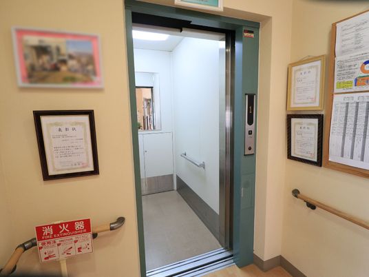 廊下の壁掛け賞状