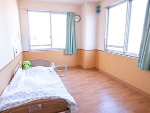 窓がある明るい居室  