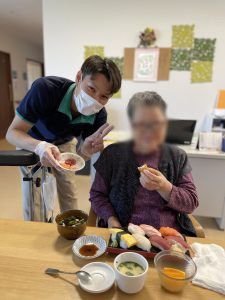食事を楽しむ様子