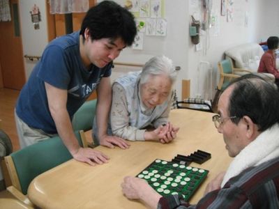 三人でオセロゲーム