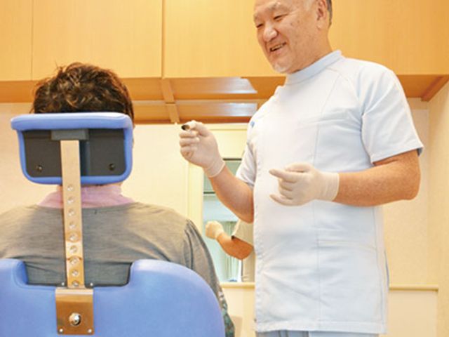 会話を楽しむ施術室 機能訓練室 利用者とスタッフがリラックスした雰囲気でコミュニケーションをとれる訓練室です。