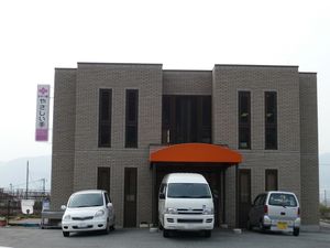静かで落ち着いた外観