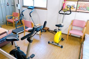 運動機器のある訓練室