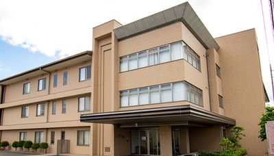 三階建ての外観