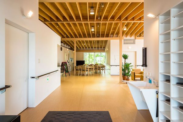 明るく広い共有スペース