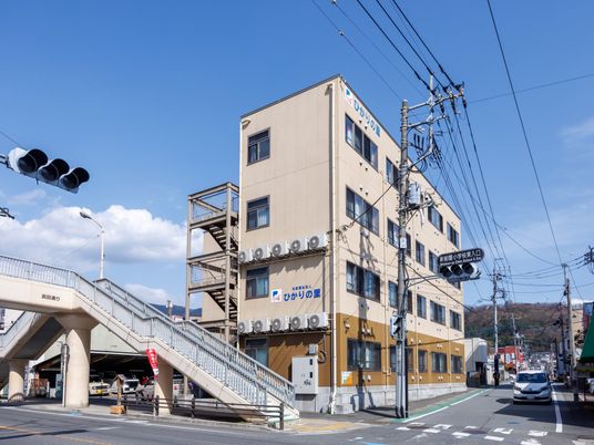 道に面した外観