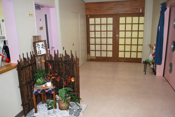 中庭のある廊下