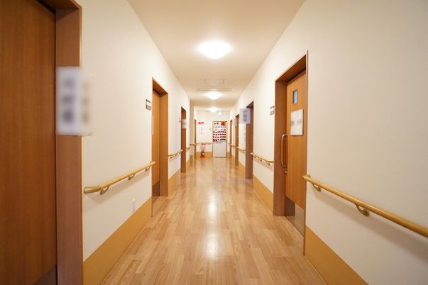 廊下の清潔な空間