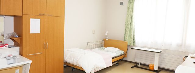 明るい個室の居室