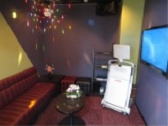 施設の写真 施設内にはカラオケを楽しむことができる部屋があるため、雨の日でも室内で楽しむことが可能となっている。