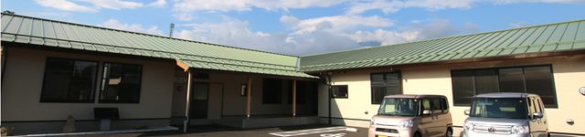 温かみのある建物の外観