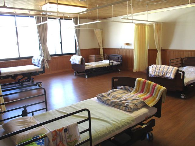 広々とした居室 居室 窓から自然光が差し込む、心地よい空間です。ゆったりと過ごせる広さが特徴の居室です。